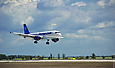 Airbus A320-214 OO-TCJ заходит на посадку на полосу 25 аэропорта "Харьков"