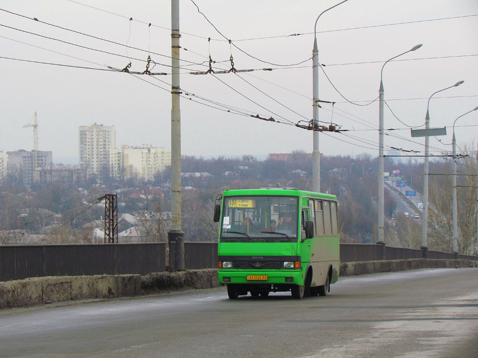 БАЗ-А079.14 гос.# АХ0522АА 107-го маршрута на проспекте 50-летия СССР на Московском путепроводе