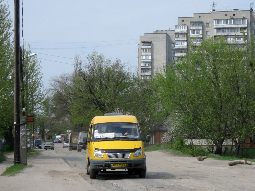 ГАЗ-322132-14 гос.# 013-35ХА 110-го маршрута на улице Достоевского в районе Зеленого переулка