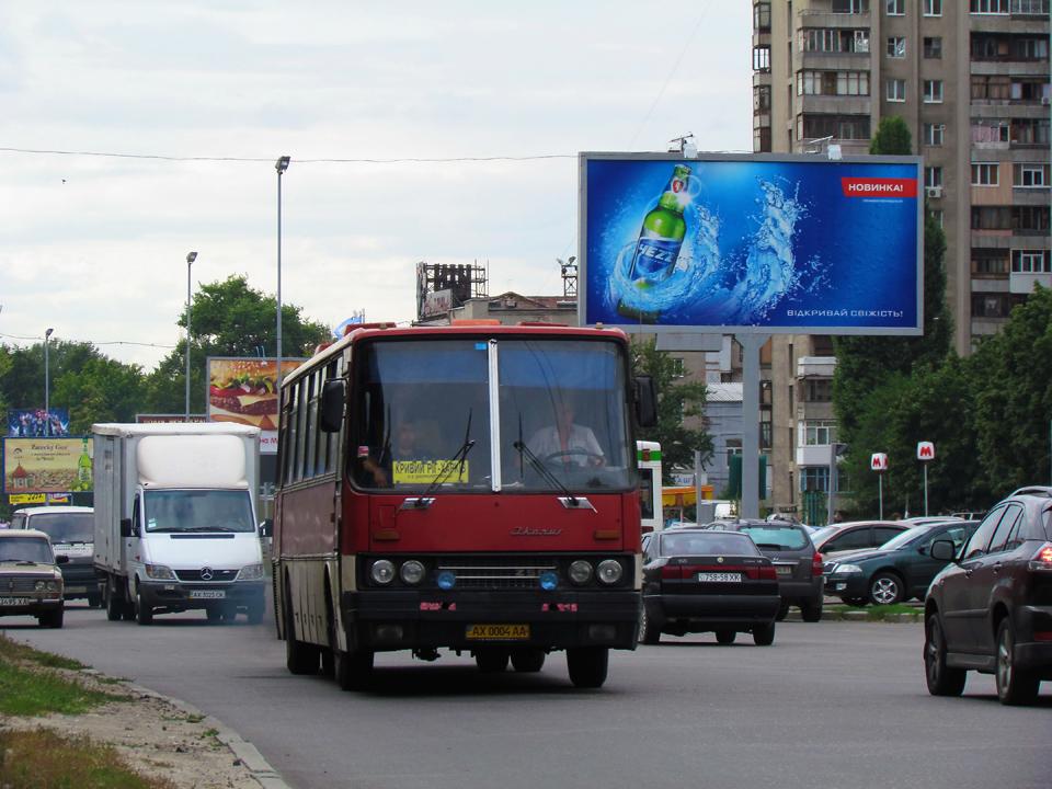 Ikarus-250.59 гос.# AX0004AA на Плехановской улице в районе станции метро "Завод имени Малышева"