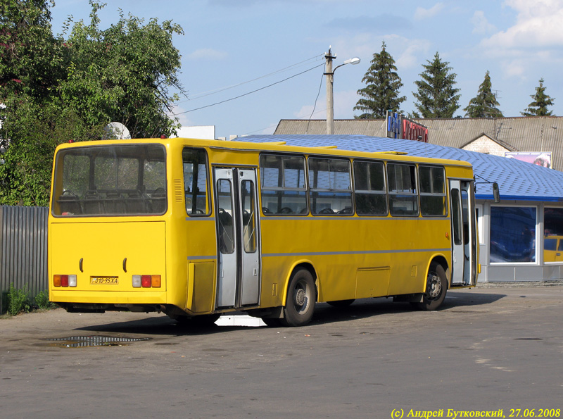 Ikarus-260.27 гос.# 010-95ХА 472-го маршрута на автостанции в г. Чугуеве