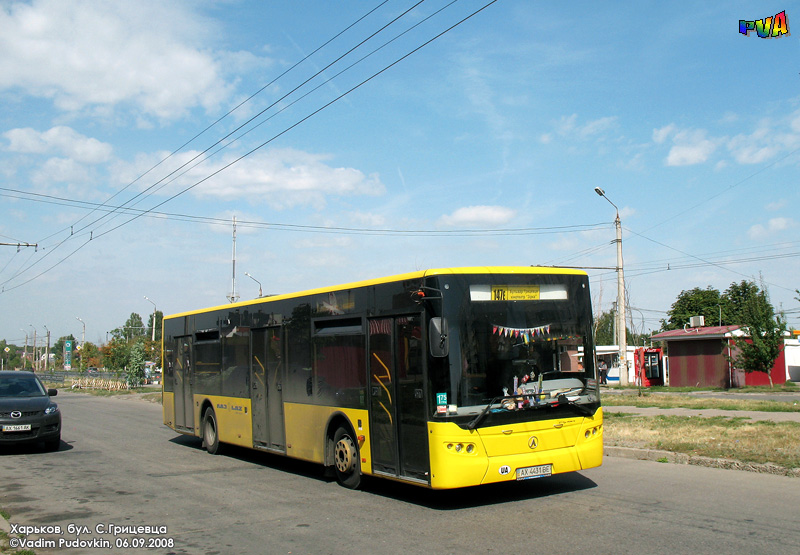 ЛАЗ-А183F0 гос.# АХ4431ВЕ 147-го маршрута на бульваре Сергея Грицевца (микрорайон "Горизонт")