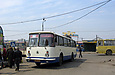 ЛАЗ-695Н гос.# 000-33ХА 141-го маршрута заезжает на конечную станцию "Ст. м. "Героев Труда"