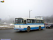 ЛАЗ-695Н гос.# 004-76ХА 121-го маршрута на проспекте Тракторостроителей перед поворотом на улицу Лосевскую