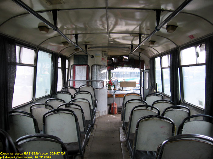 ЛАЗ-695Н, гос.# 008-87ХА, пассажирский салон