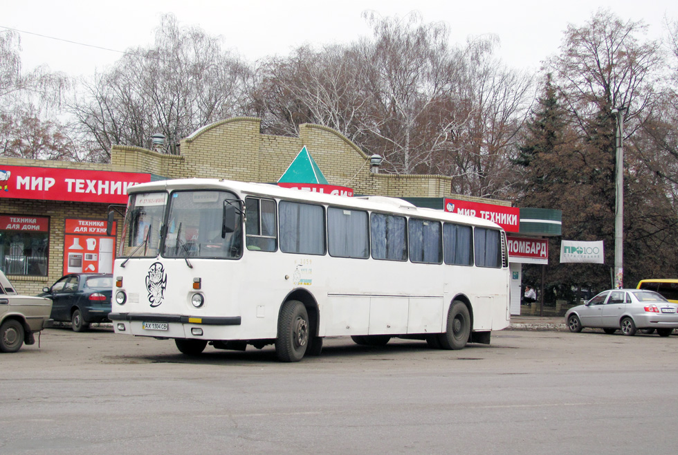 ЛАЗ-699Р гос.# АХ1304СВ на улице Полтавской в Краснограде