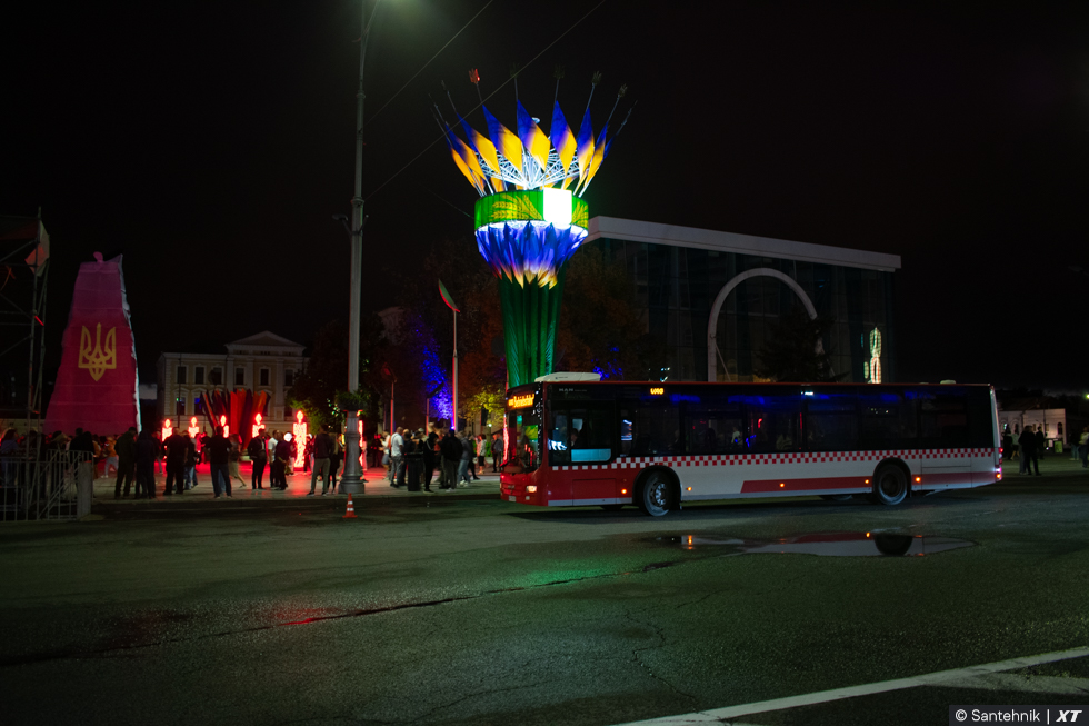 MAN A37 NL293 гос.# АХ3136ОВ на площади Конституции в районе Ярмарочного переулка