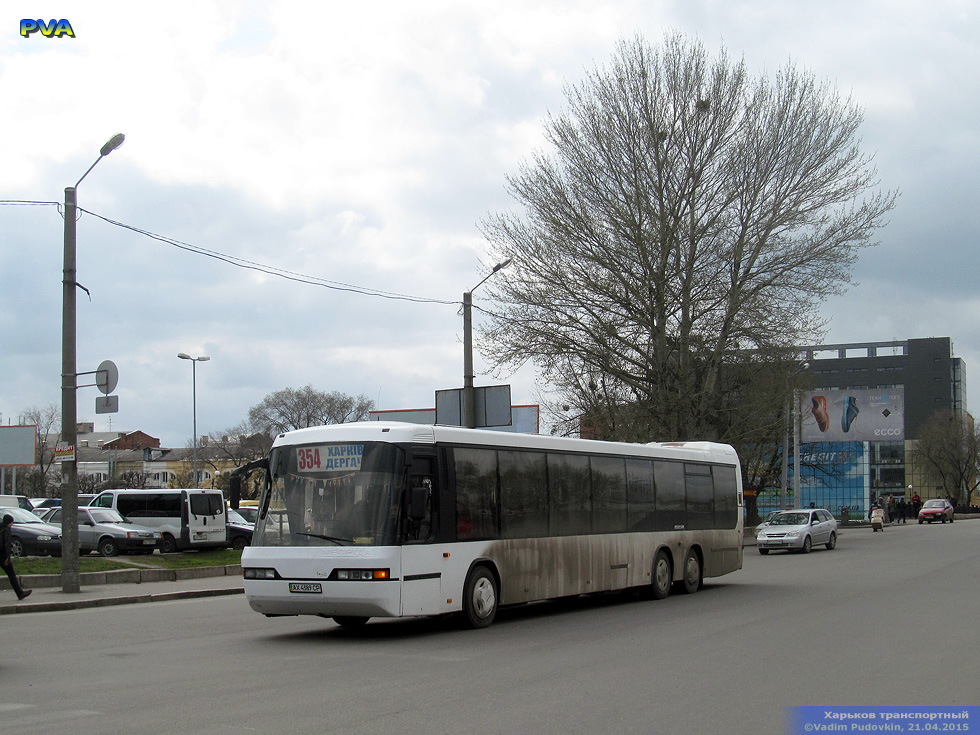 Neoplan N318L/NF Regioliner гос.# АХ4389СР 1354-го маршрута на Бурсацком спуске возле улицы Клочковской