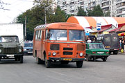 ПАЗ-672М #007-80XA 299-го маршрута на улице Елизарова перед перекрестком с улицей Полтавский шлях