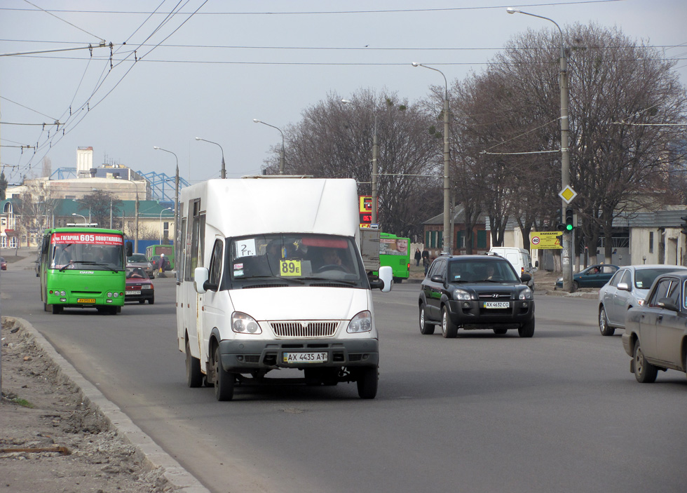 Рута-20 гос.# AX4435AT 89-го маршрута на проспекте Гагарина в районе мясокомбината