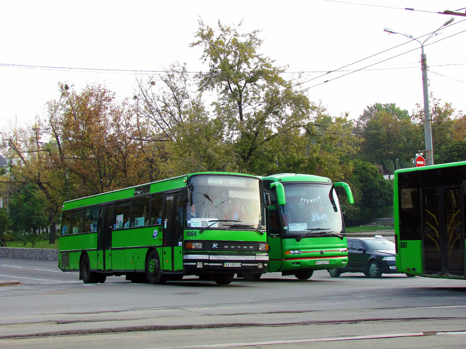 Setra S215SL гос.# AX2503CO 305-го маршрута на Пролетарской площади
