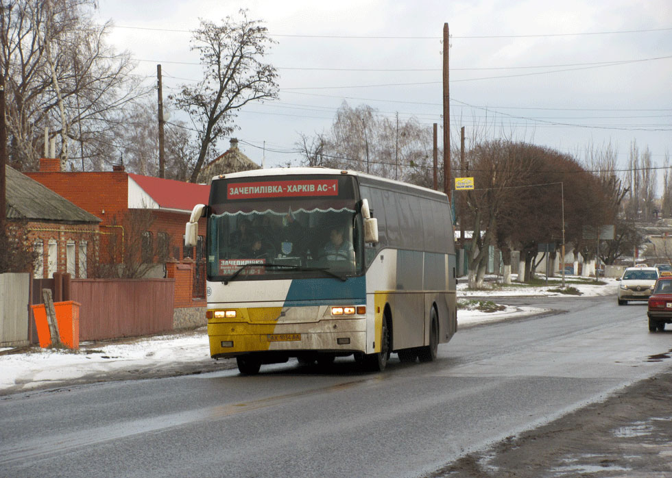 Sunsundegui Interstylo (Volvo B10B) гос.# АХ1034АА маршрута "Зачепиловка - Харьков" на улице Днепропетровской в Мерефе