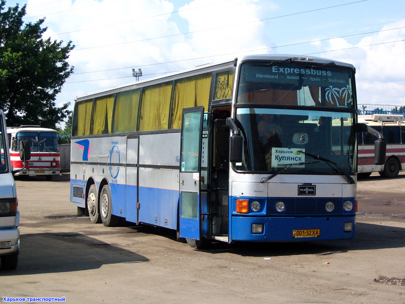 Van Hool T8 Alizee 360 (Scania K112TL) гос.# 001-52XA маршрута "Харьков - Купянск" на автовокзале