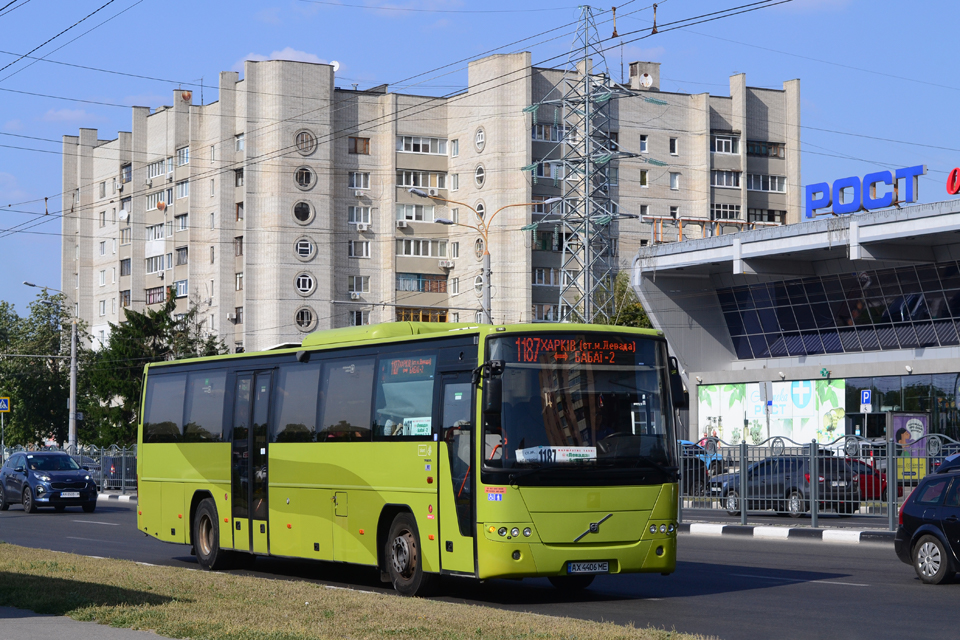 Volvo 8700 гос.# AX4406ME 1187-го маршруту на Аерокосмічному проспекті поблизу вулиці Зернової