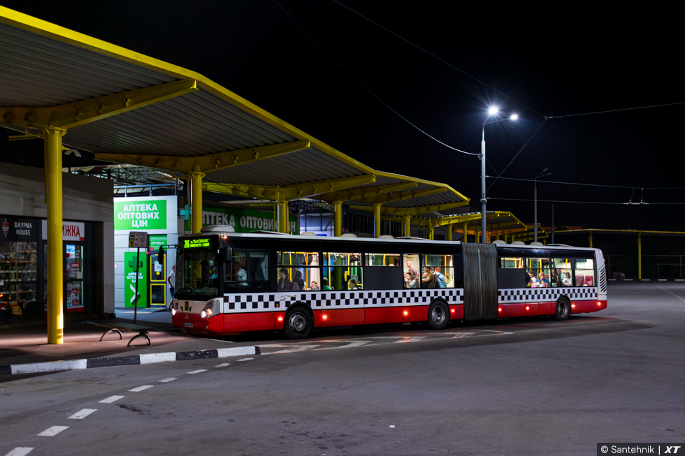 Irisbus Citelis 18M гос.# AX0641MP 206-го маршрута перед отправлением от терминала возле станции метро "Салтовская"
