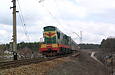 ЧМЭ3-2754 с составом спецтехники на мосту через село Левковка, 29 км линии Мерефа - Змиев