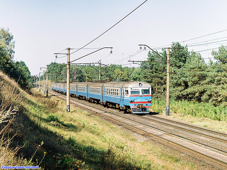 ЭР2Р-7036 на перегоне Змиев - Жихорь между о.п. Боровская-Южная и Васищево