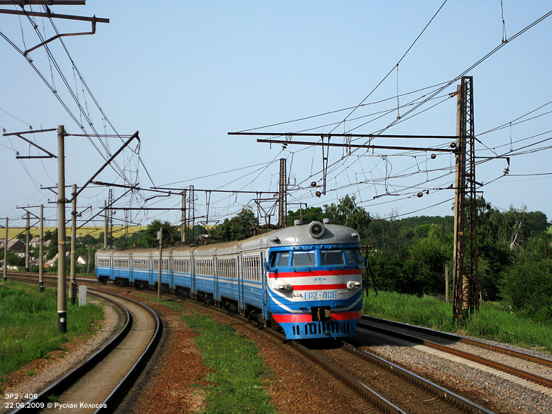 ЭР2-406 на перегоне Покотиловка - Мерефа подъезжает к о.п. Артемовка