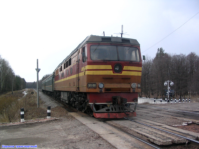 ТЭП70-0069 с пригородным поездом с пригородным поездом №6186 Кириковка - Сумы на перегоне Бакировка - Смородино подходит к о.п. Рупино
