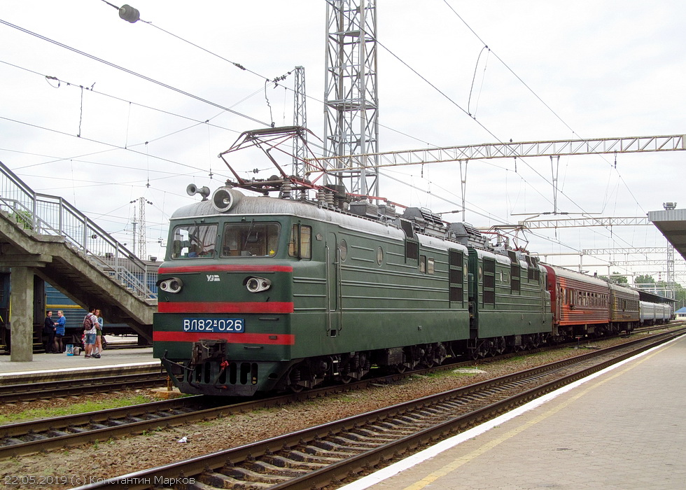 ВЛ82м-026 на станции Харьков-Пассажирский