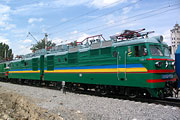 Электровоз ВЛ82м-032 в составе сплотки на станции Харьков-Пассажирский