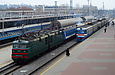 ВЛ82м-053 и ЭР2-355 на станции Харьков-Пассажирский