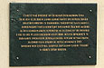 Мемориальная табличка на станции Огульцы, установленная в честь присвоения станции имени Александра Пучко