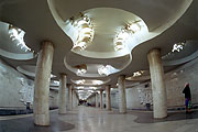 Центральный зал станции "Студенческая"