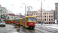 Tatra-T3SU #1848-1847 30-го маршрута поворачивает с площади Розы Люксембург на Пролетарскую площдаь
