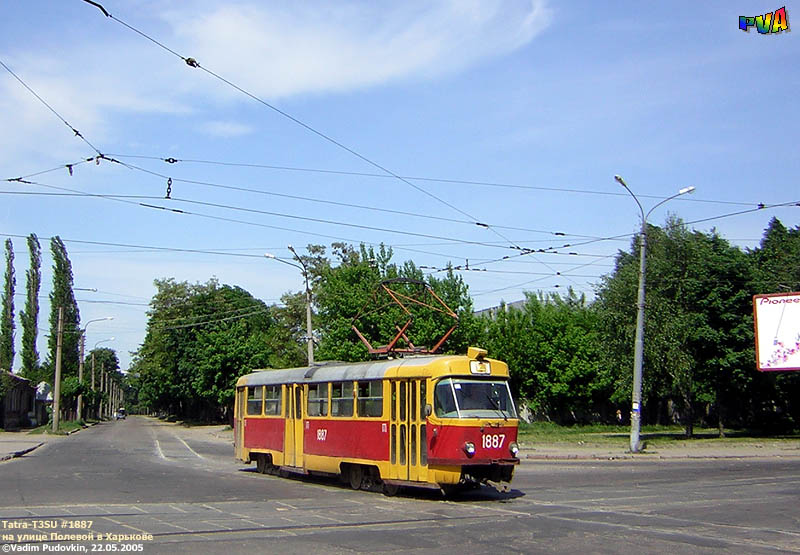 Tatra-T3SU #1887 на перекрестке улиц Полевой и Плехановской