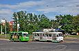 Tatra-T3SU #3042 20-го маршрута и ЗАЗ-А07А #АХ1006АА бесплатного маршрута гипермаркета "Країна" на повороте с проспекта Победы на улицу Клочковскую