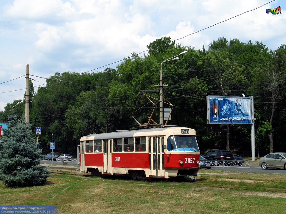 Tatra-T3SU #3057 20-го маршрута на улице Клочковской отправился от остановки "Сосновая горка"