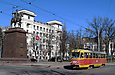 Tatra-T3SU #3062 12-го маршрута на проспекте Правды пересекает проспект Ленина