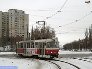 Tatra-T3SUCS #3087 27-го маршрута поворачивает с проспекта Тракторостроителей на улицу Героев труда