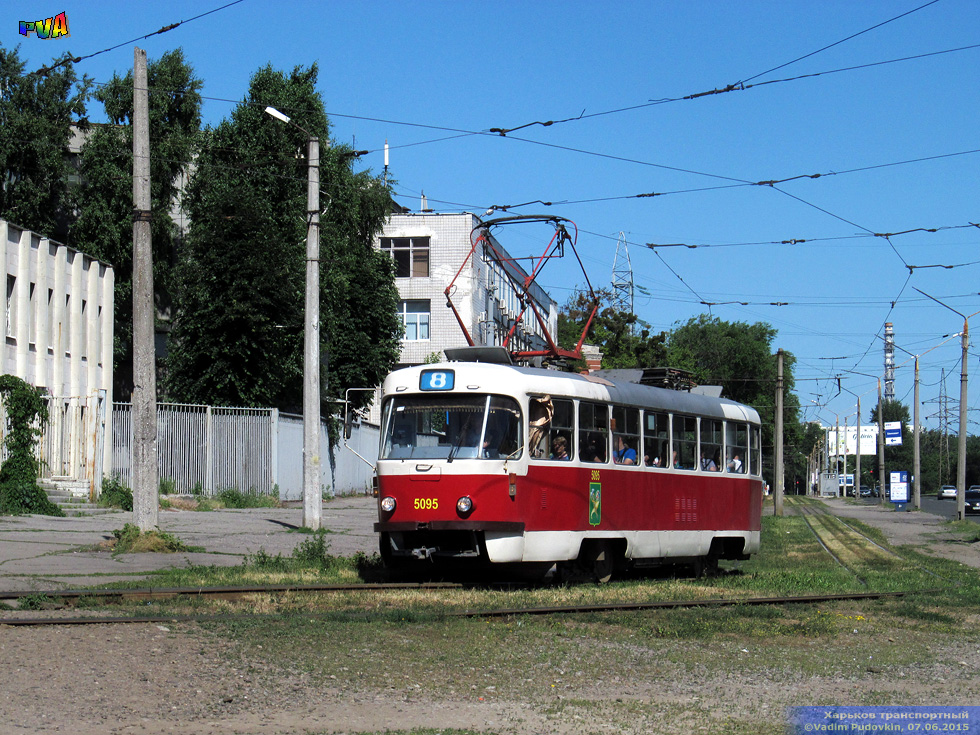 Tatra-T3A #5095 8-го маршрута поворачивает с Салтовского шоссе в одноименный переулок