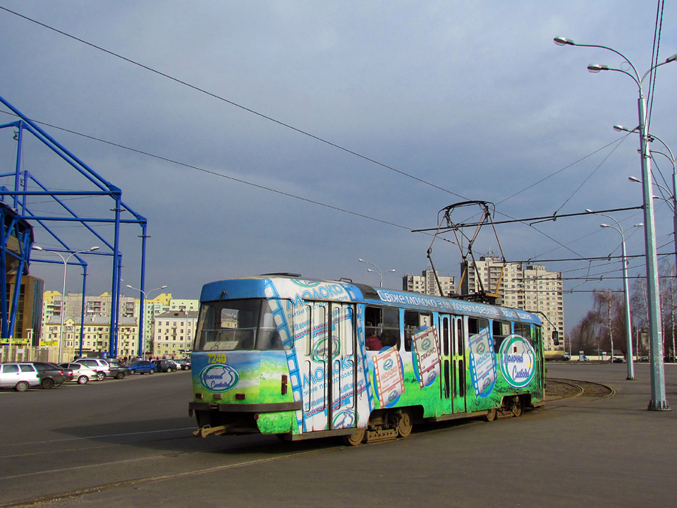 Tatra-T3SUCS #7240 5-го маршрута на Плехановской улице возле стадиона "Металлист"