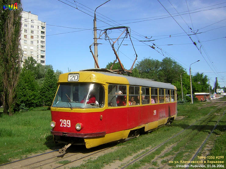 Tatra-T3SU #299 20-го маршрута на улице Клочковской в районе Сосновой горки