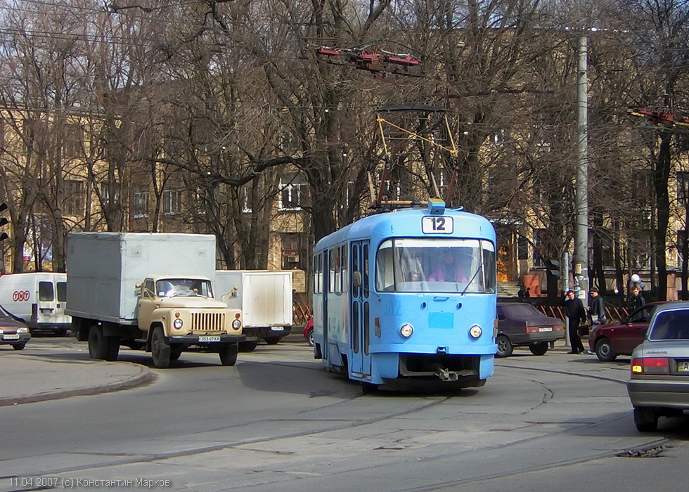 Tatra-T3SU #302 12-го маршрута на перекрестке улицы Тринклера и проспекта Правды