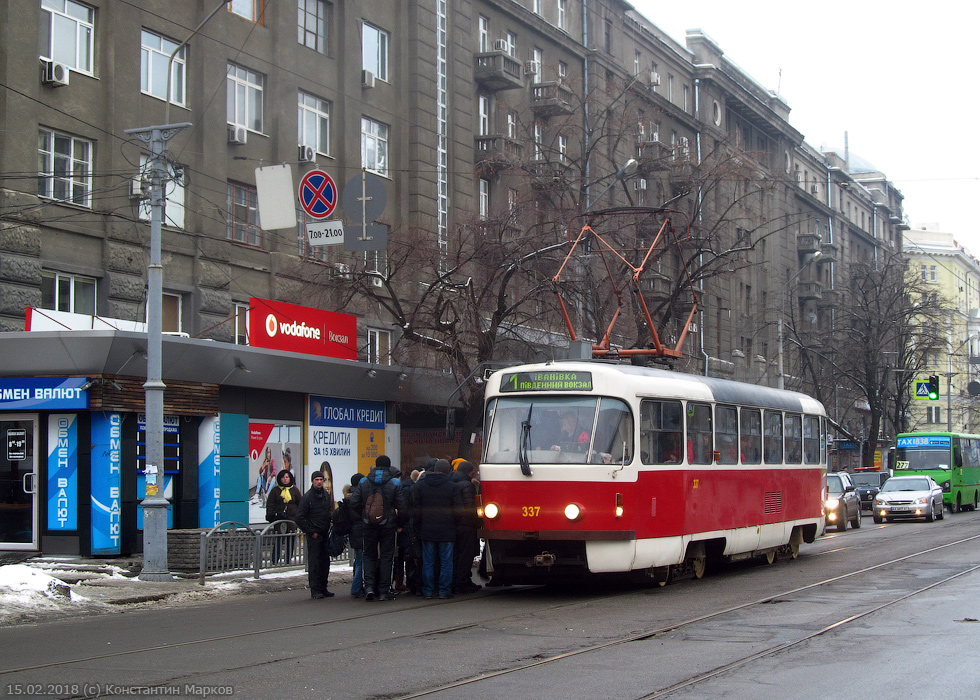 Tatra-T3SUCS #337 1-го маршрута на улице Евгения Котляра возле Привокзальной площади