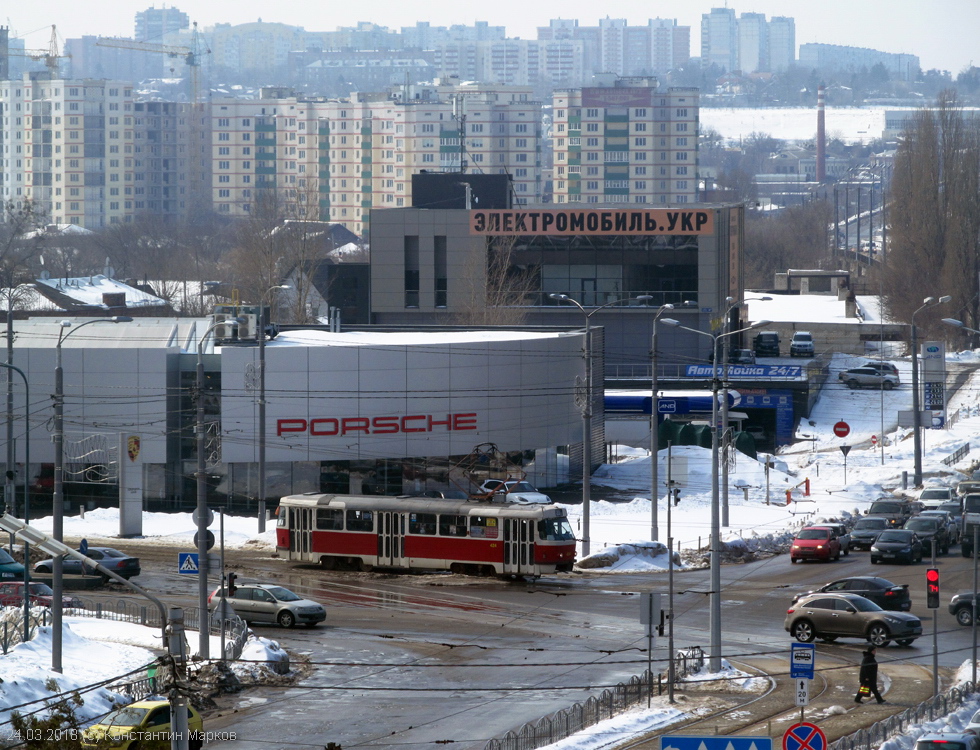 Tatra-T3SUCS #424 20-го маршрута на улице Клочковской возле перекрестка с одноименным спуском