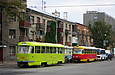 Tatra-T3SU #480 14-го маршрута и #560 27-го маршрута на улице Кирова возле перекрестка с проспектом Гагарина