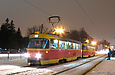 Tatra-T3SU #519-520 27-го маршрута на площади Восстания выполняет остановку "Универмаг "Харьков"