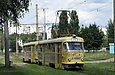 Tatra-T3SU #581-582 26-го маршрута на проспекте Тракторостроителей отъезжает от остановки "13-я детская поликлиника" в направлении ул. Блюхера
