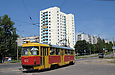 Tatra-T3SU #671-672 26-го маршрута поворачивает с проспекта Тракторостроителей на улицу Героев Труда