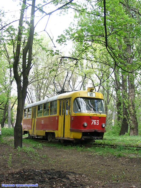 Tatra-T3SU #763 16-го маршрута отправляется от конечной станции "Гидропарк"