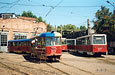 Tatra-T3SU #979-978 на предрекламной покраске и КТМ-5M3 #877 перед производственным корпусом Ленинского трамвайного депо