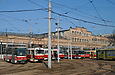 Tatra-T6A5 #4532, Tatra-T3SUCS #3062 и другие вагоны на веере производственного цеха бывшего Коминтерновского трамвайного депо