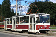 Tatra-T6B5 #1549 5-го маршрута на улице Морозова в районе остановки "Аллея Славы"