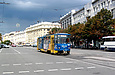 Tatra-T6B5 #1567 5-го маршрута на площади Конституции перед пересечением с Московским проспектом