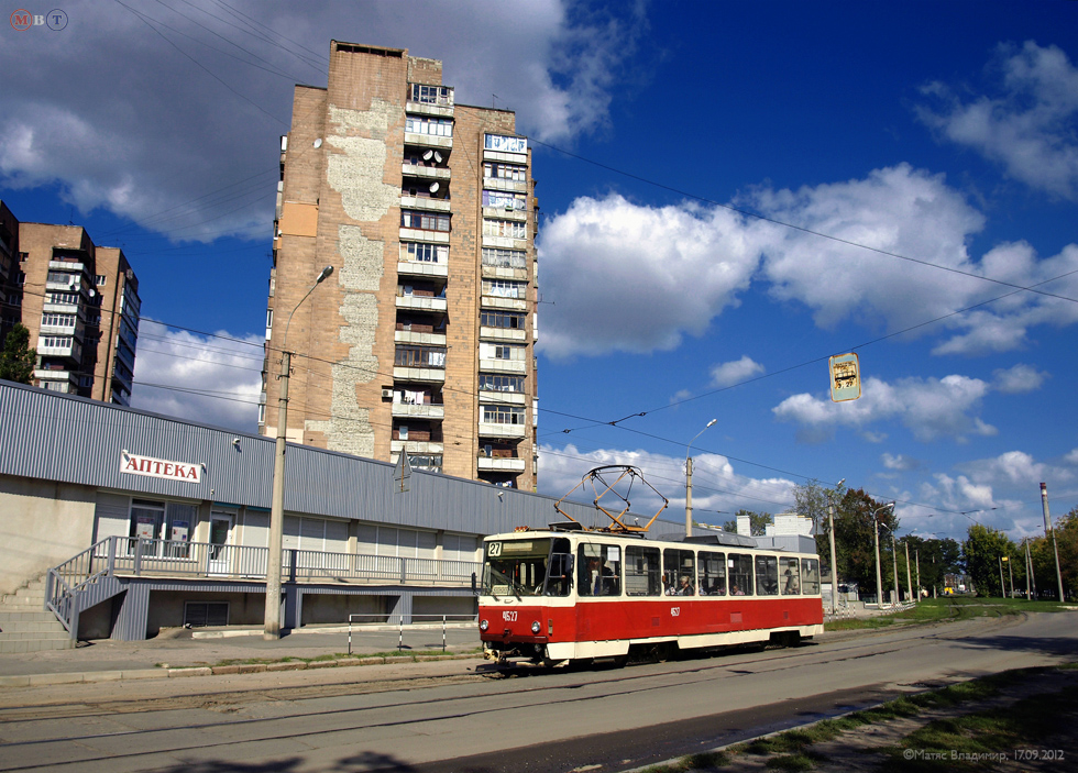 Tatra-T6B5 #4527 27-го маршрута на улице Октябрьской революции